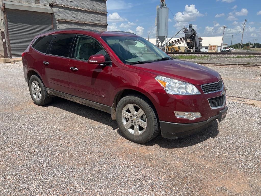 used 2010 Chevrolet Traverse car, priced at $10,000