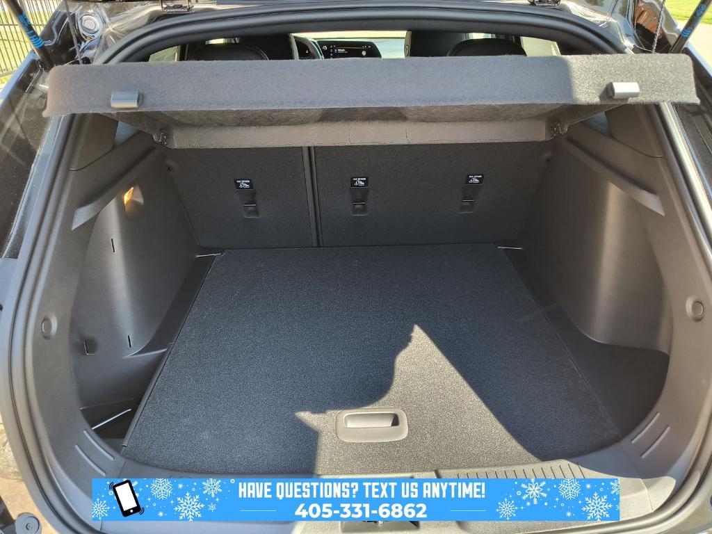 new 2025 Chevrolet Trax car, priced at $27,192