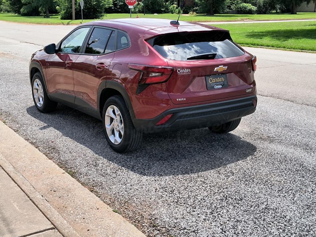 new 2025 Chevrolet Trax car, priced at $22,890
