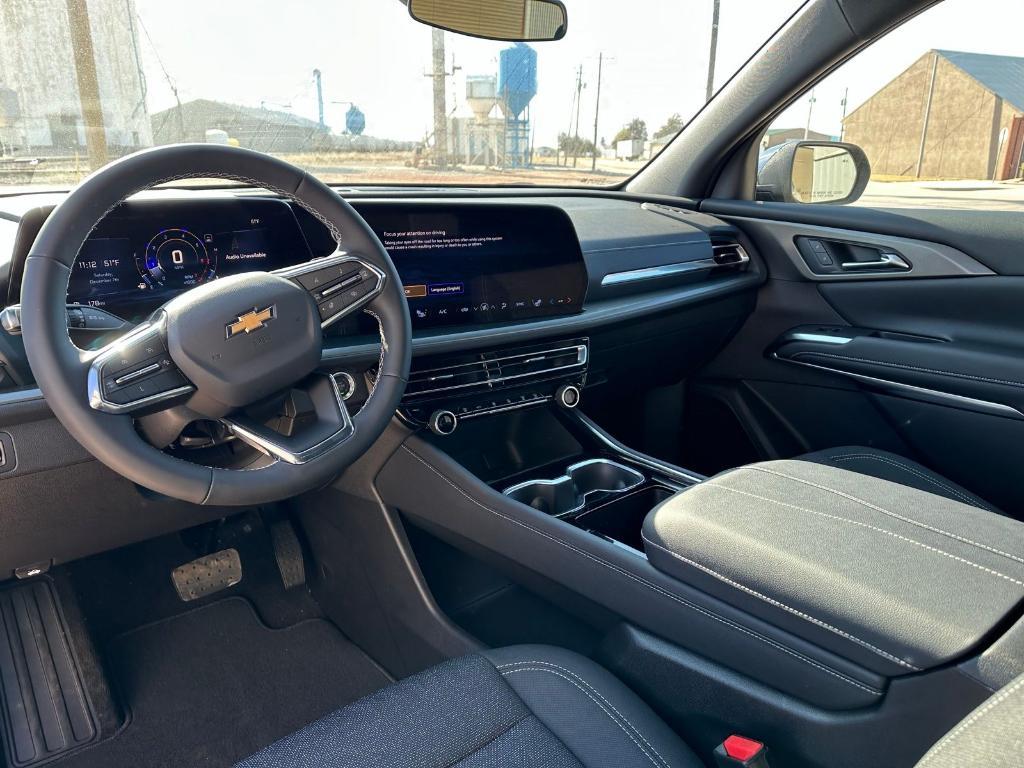 new 2025 Chevrolet Traverse car, priced at $41,995