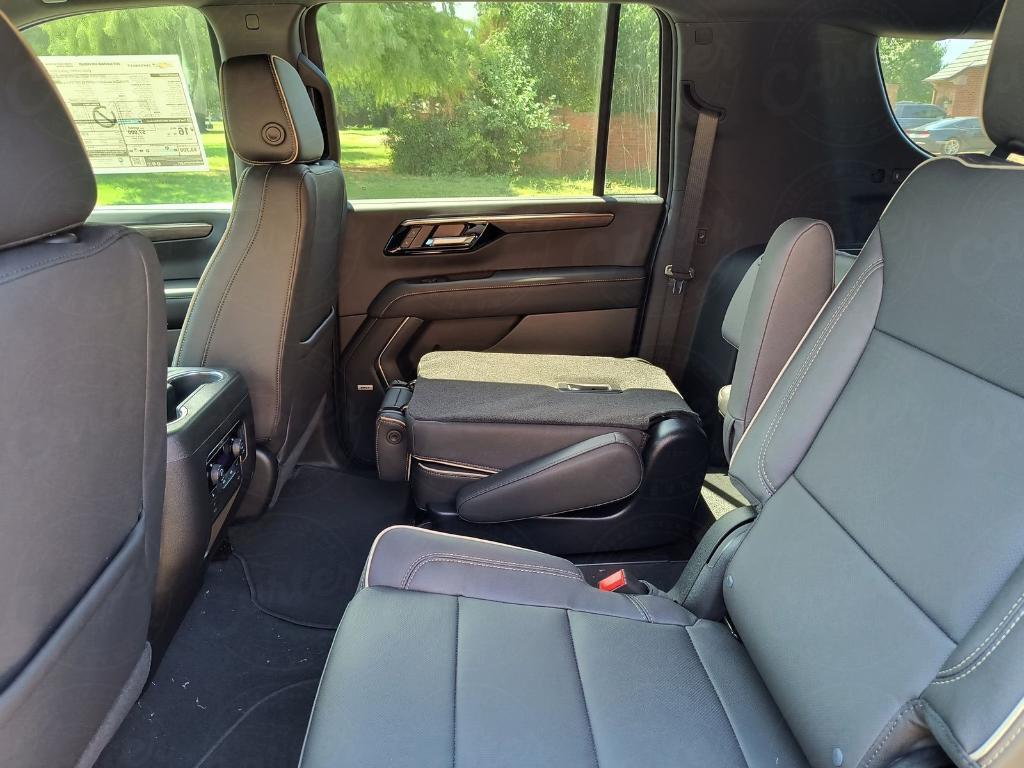 new 2025 Chevrolet Suburban car, priced at $79,364