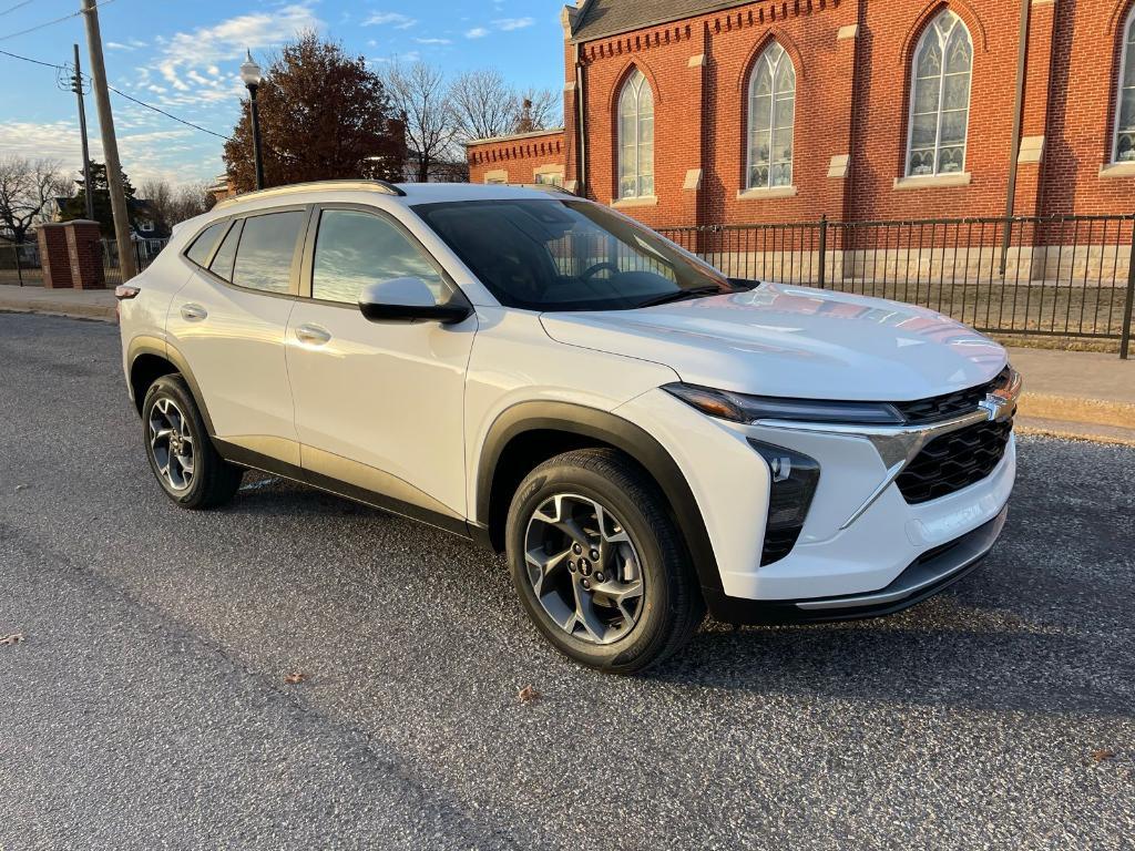 new 2025 Chevrolet Trax car, priced at $24,230