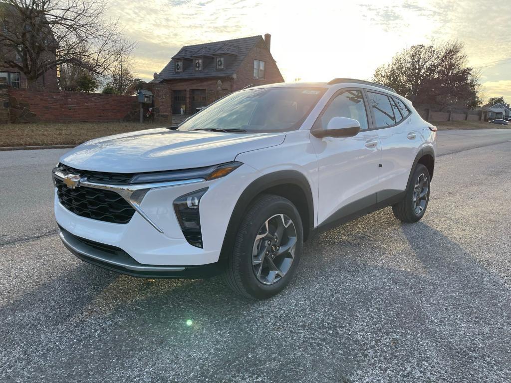 new 2025 Chevrolet Trax car, priced at $24,230