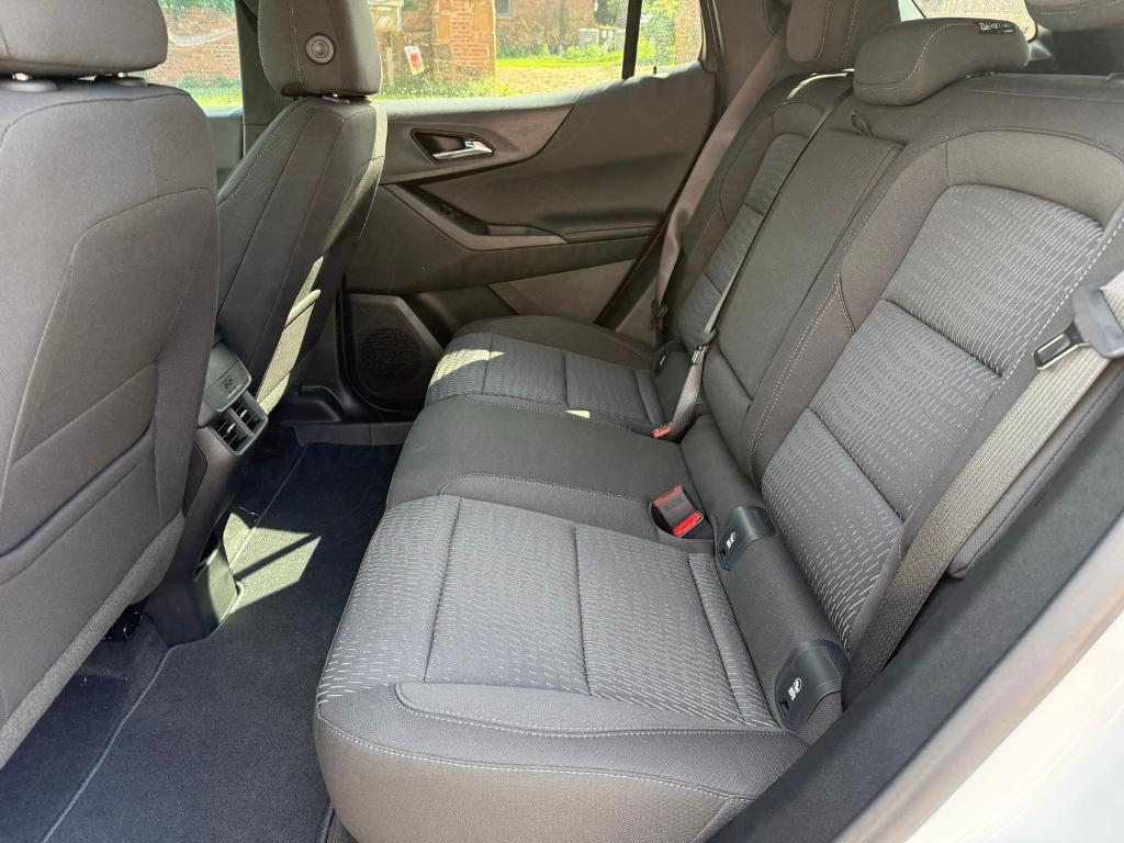 new 2026 Chevrolet Equinox car, priced at $29,995