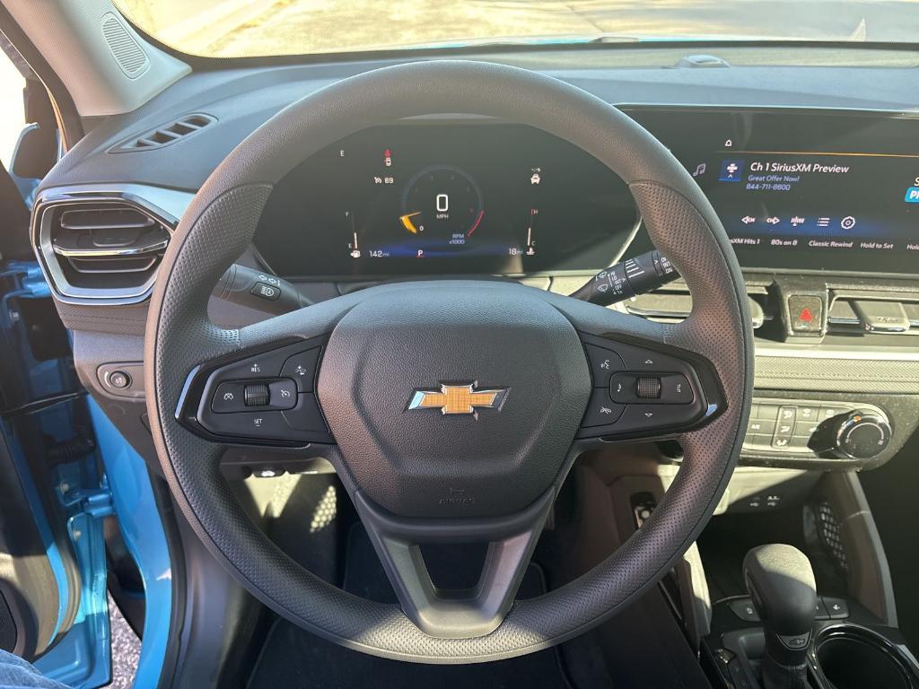 new 2025 Chevrolet TrailBlazer car, priced at $26,820