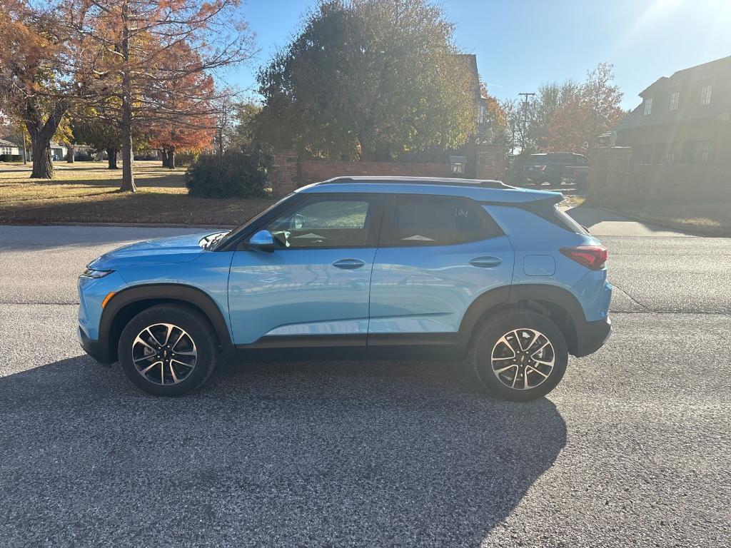 new 2025 Chevrolet TrailBlazer car, priced at $26,820