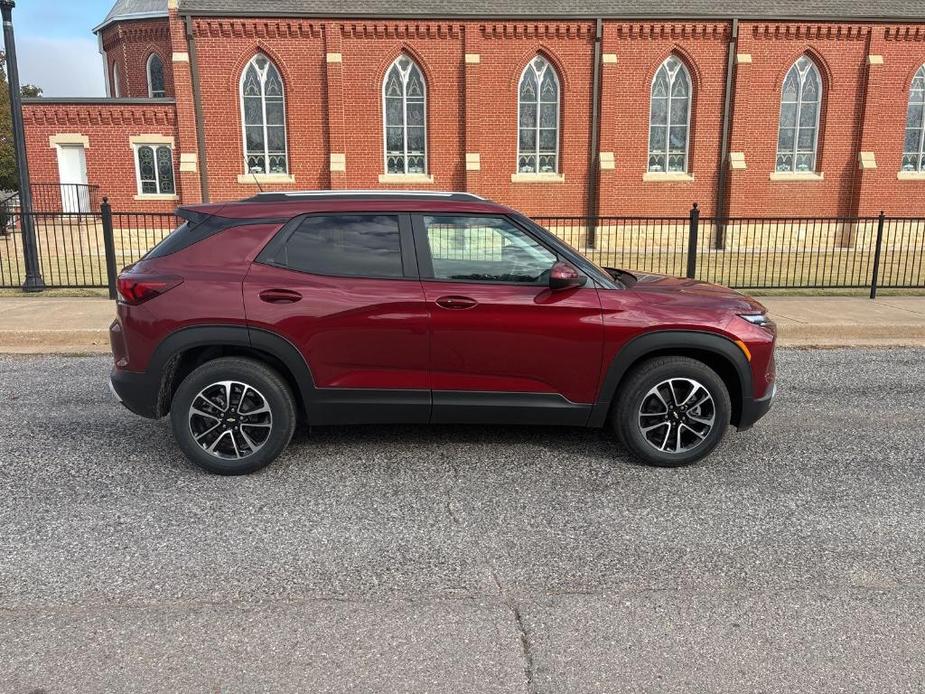 new 2025 Chevrolet TrailBlazer car, priced at $27,670