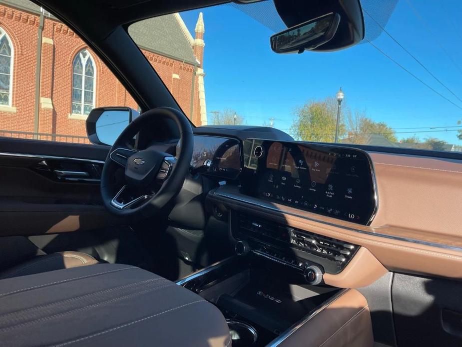 new 2025 Chevrolet Suburban car, priced at $86,615