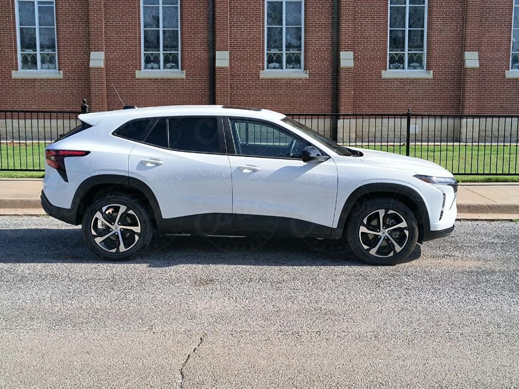 new 2025 Chevrolet Trax car, priced at $25,125