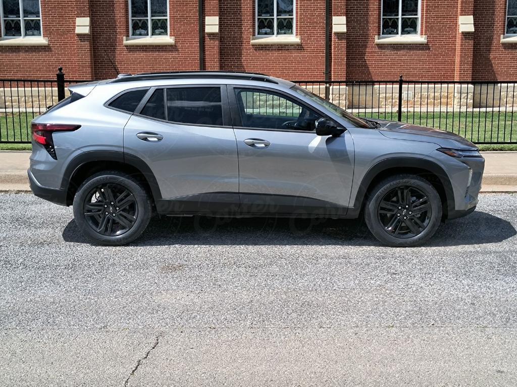 new 2025 Chevrolet Trax car, priced at $27,585