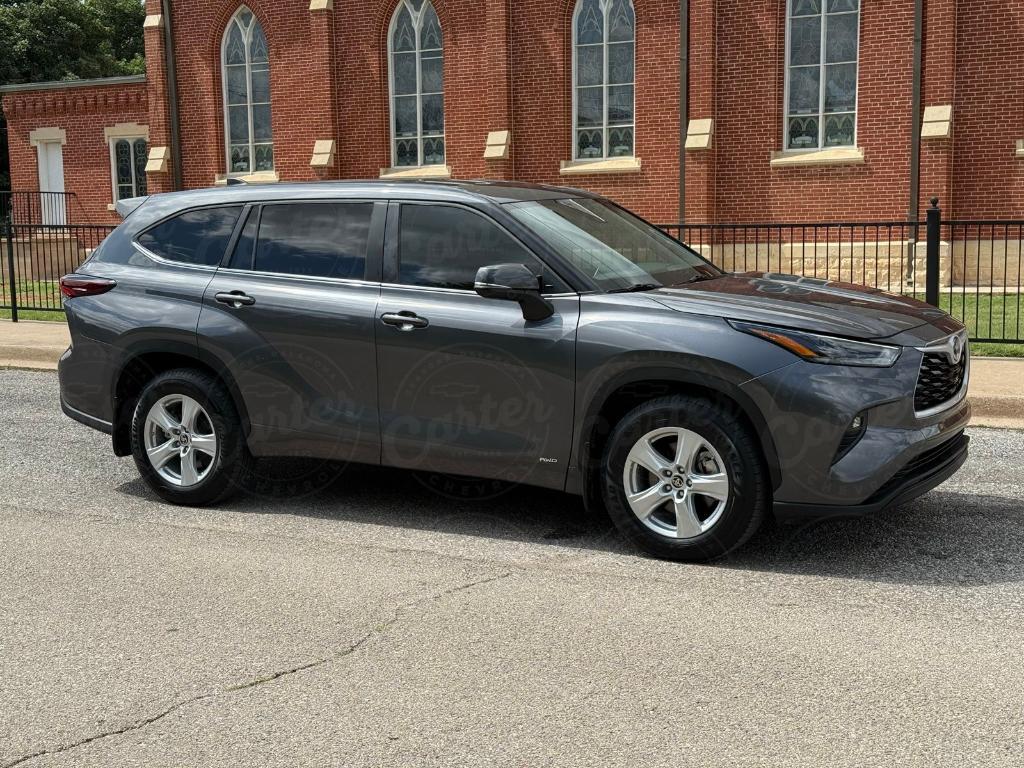 used 2024 Toyota Highlander Hybrid car, priced at $41,081