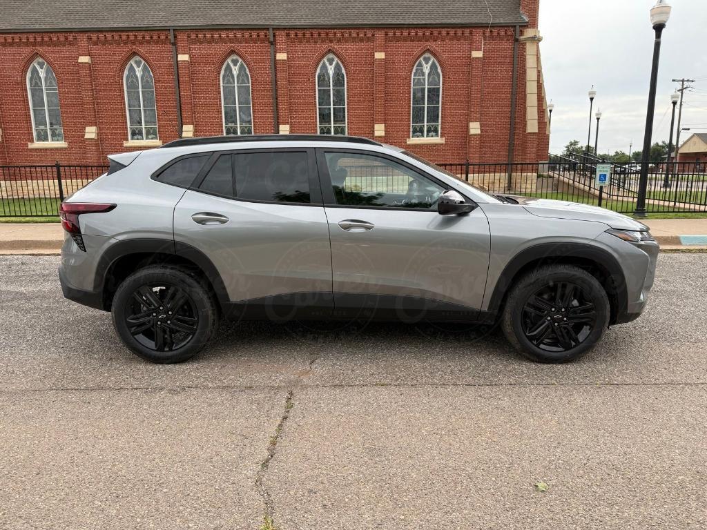new 2025 Chevrolet Trax car, priced at $27,585