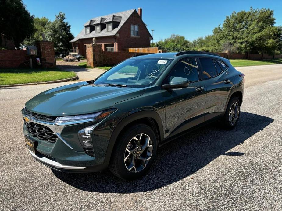 new 2025 Chevrolet Trax car, priced at $25,025