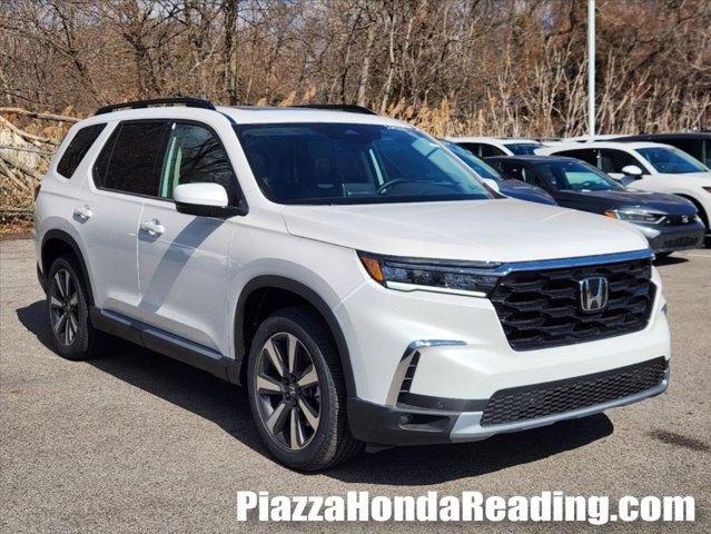 new 2025 Honda Pilot car, priced at $52,235