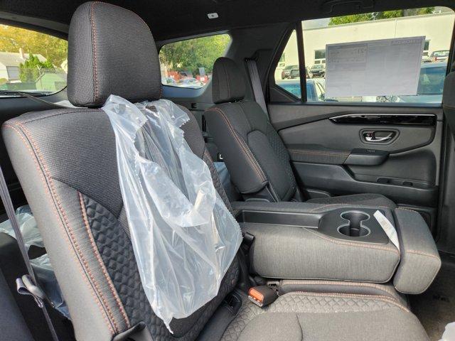 new 2025 Honda Pilot car, priced at $43,750