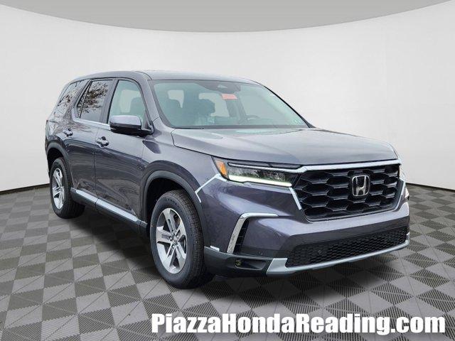 new 2025 Honda Pilot car, priced at $46,995