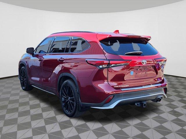 used 2023 Toyota Highlander car, priced at $36,876