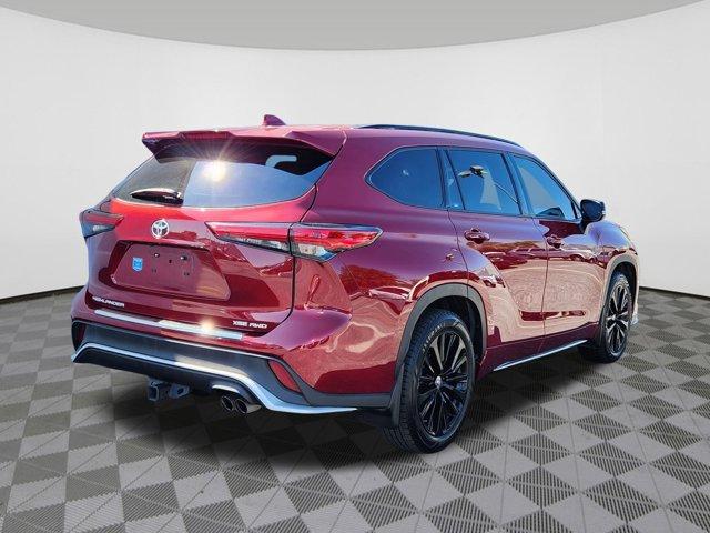 used 2023 Toyota Highlander car, priced at $36,876