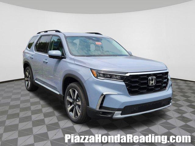new 2025 Honda Pilot car, priced at $54,985
