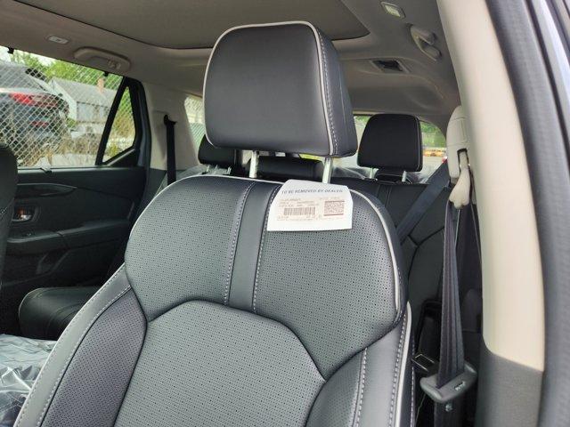 new 2025 Honda Pilot car, priced at $54,985