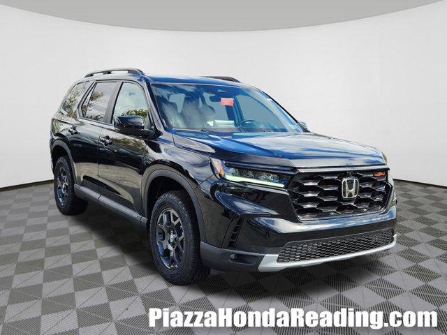 new 2025 Honda Pilot car, priced at $50,895