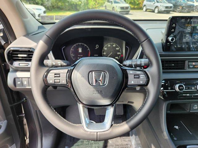 new 2025 Honda Pilot car, priced at $47,825
