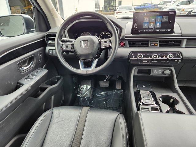 used 2025 Honda Pilot car, priced at $44,998