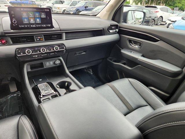 used 2025 Honda Pilot car, priced at $44,998