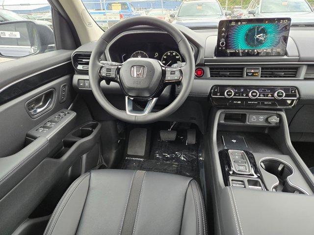 new 2025 Honda Pilot car, priced at $51,095