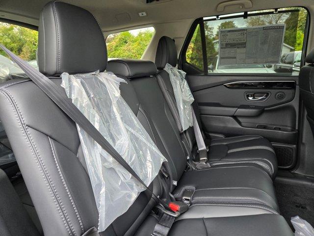 new 2025 Honda Pilot car, priced at $51,095