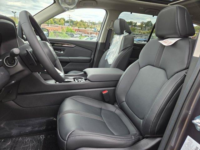 new 2025 Honda Pilot car, priced at $51,095