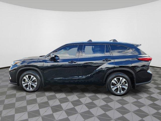 used 2021 Toyota Highlander car, priced at $35,876