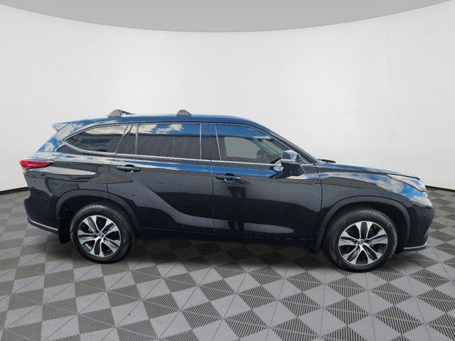 used 2021 Toyota Highlander car, priced at $35,876