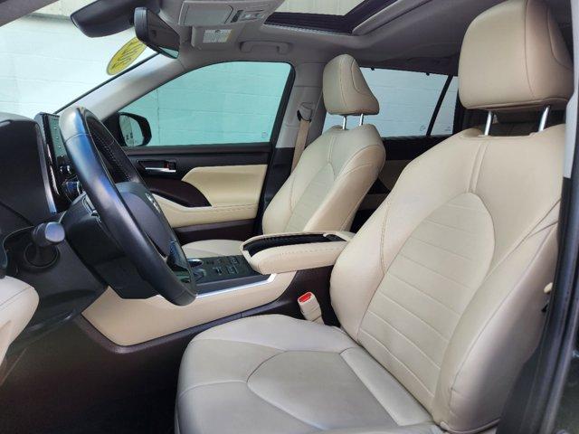 used 2021 Toyota Highlander car, priced at $35,876