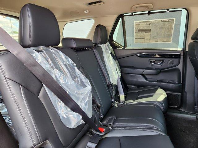 new 2025 Honda Pilot car, priced at $47,825