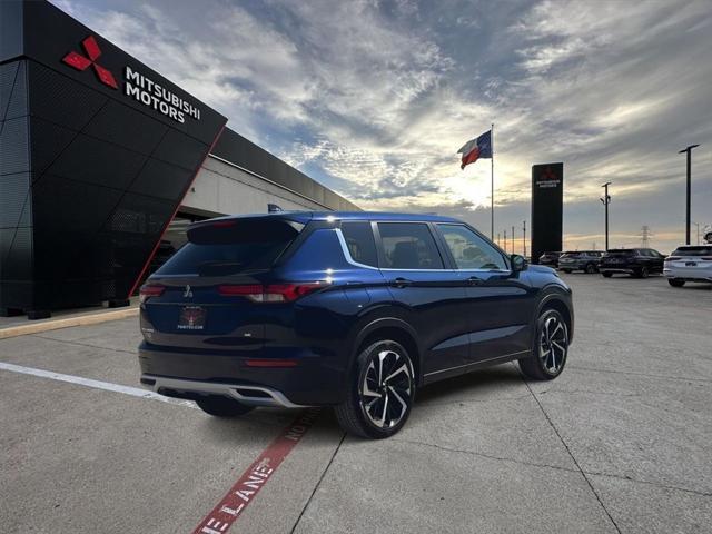 new 2024 Mitsubishi Outlander car, priced at $32,215