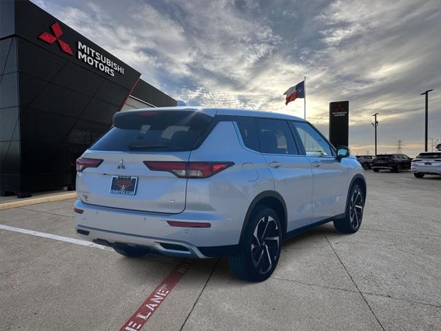 new 2024 Mitsubishi Outlander car, priced at $32,885