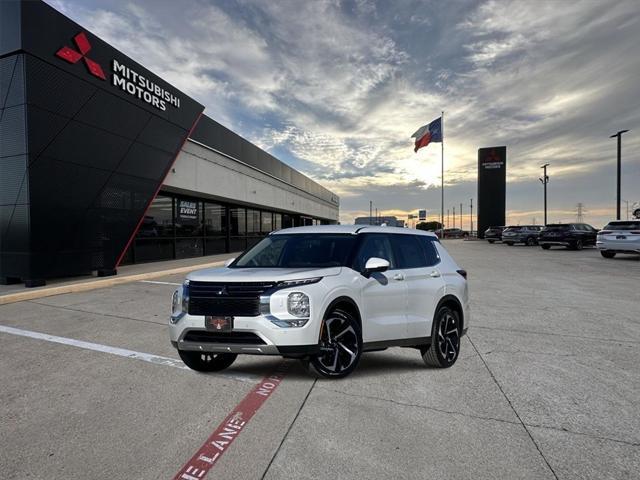 new 2024 Mitsubishi Outlander car, priced at $32,885