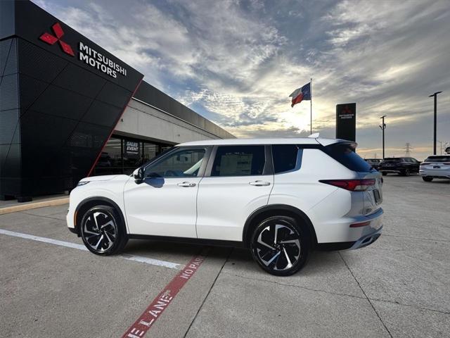 new 2024 Mitsubishi Outlander car, priced at $32,885