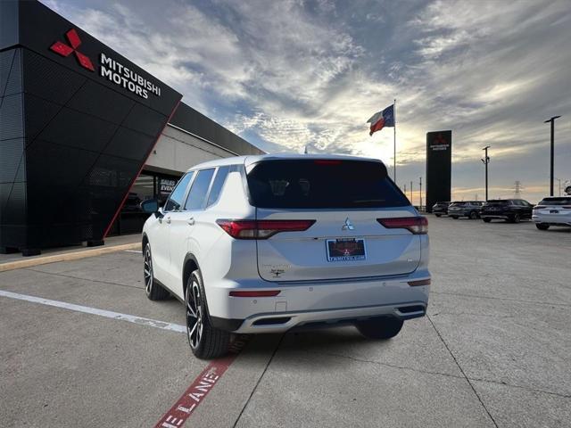 new 2024 Mitsubishi Outlander car, priced at $32,885