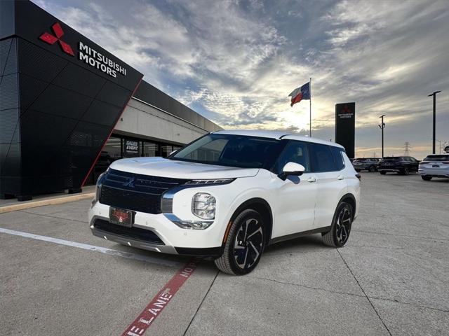 new 2024 Mitsubishi Outlander car, priced at $32,885