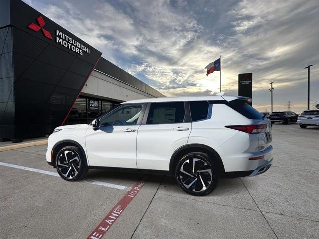 new 2024 Mitsubishi Outlander car, priced at $31,870