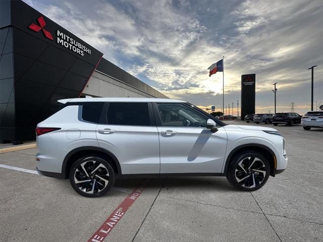 new 2024 Mitsubishi Outlander car, priced at $31,850