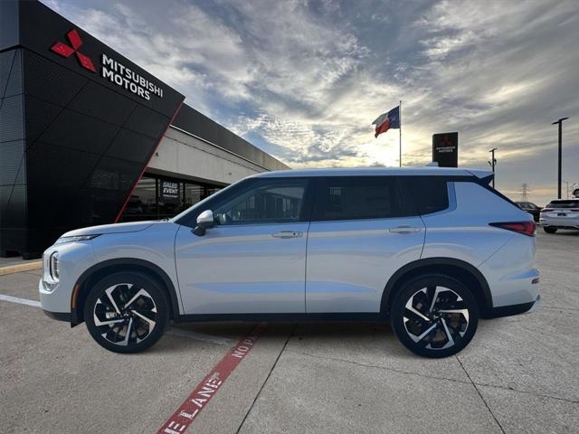 new 2024 Mitsubishi Outlander car, priced at $31,980