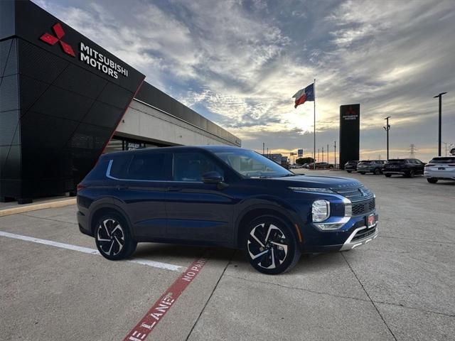 new 2024 Mitsubishi Outlander car, priced at $35,385