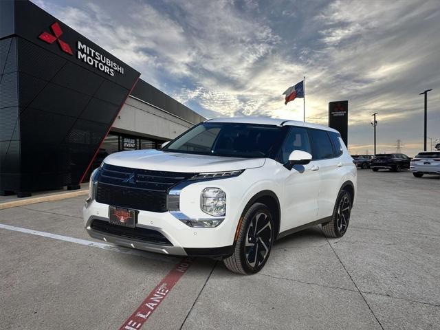 new 2024 Mitsubishi Outlander car, priced at $31,870