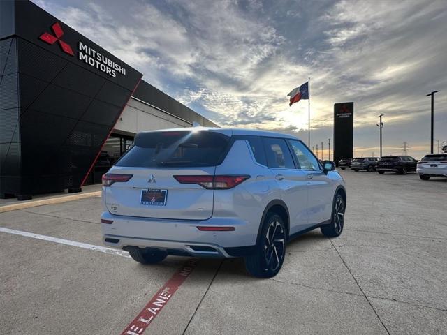 new 2024 Mitsubishi Outlander car, priced at $31,870