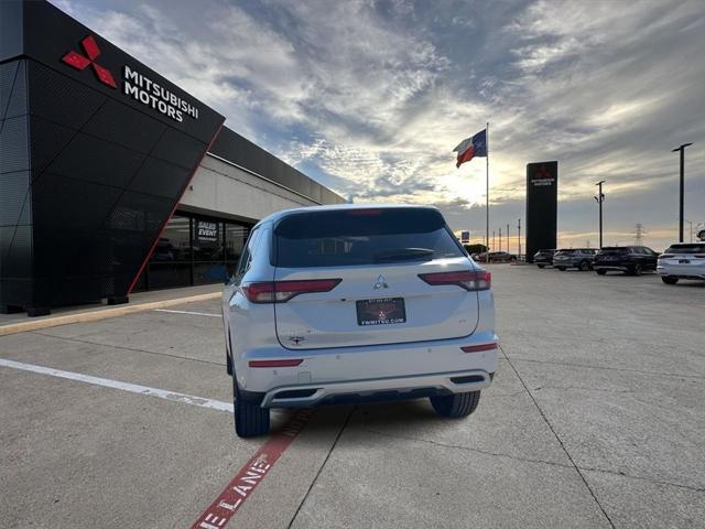 new 2024 Mitsubishi Outlander car, priced at $36,310