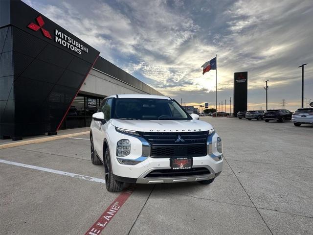 new 2024 Mitsubishi Outlander car, priced at $36,310