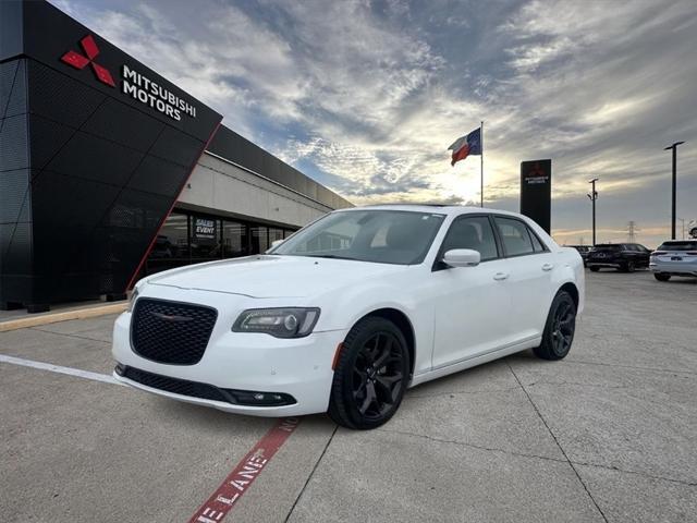 used 2023 Chrysler 300 car